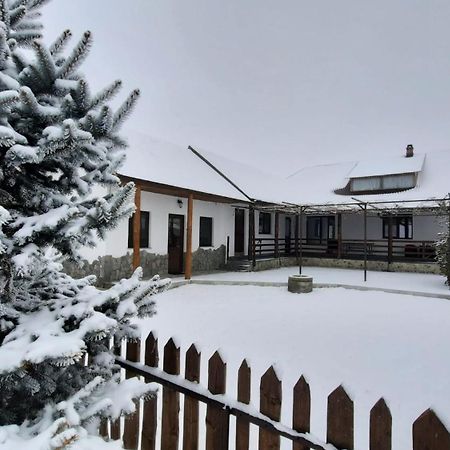 Casuta Din Deal Тыргу-Нямц Экстерьер фото