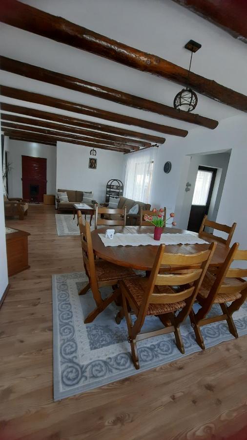 Casuta Din Deal Тыргу-Нямц Экстерьер фото