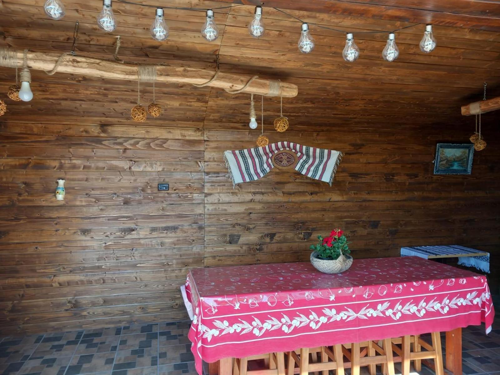 Casuta Din Deal Тыргу-Нямц Экстерьер фото
